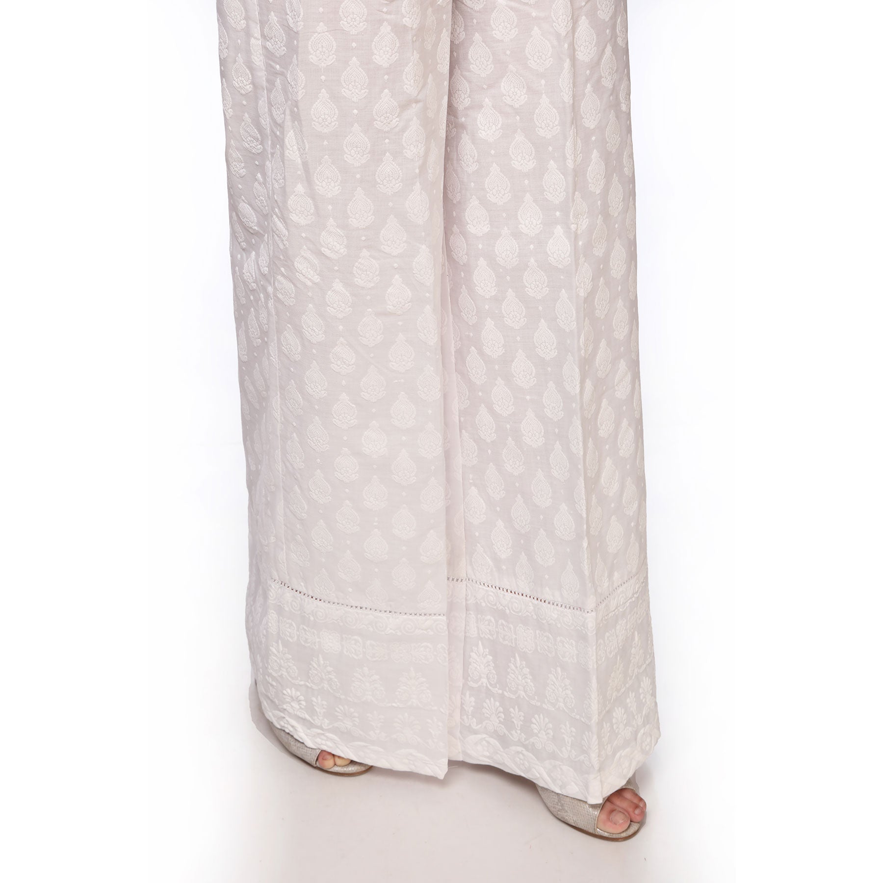 White Color Straight Fit Printed Cambric Trousers PS255609
