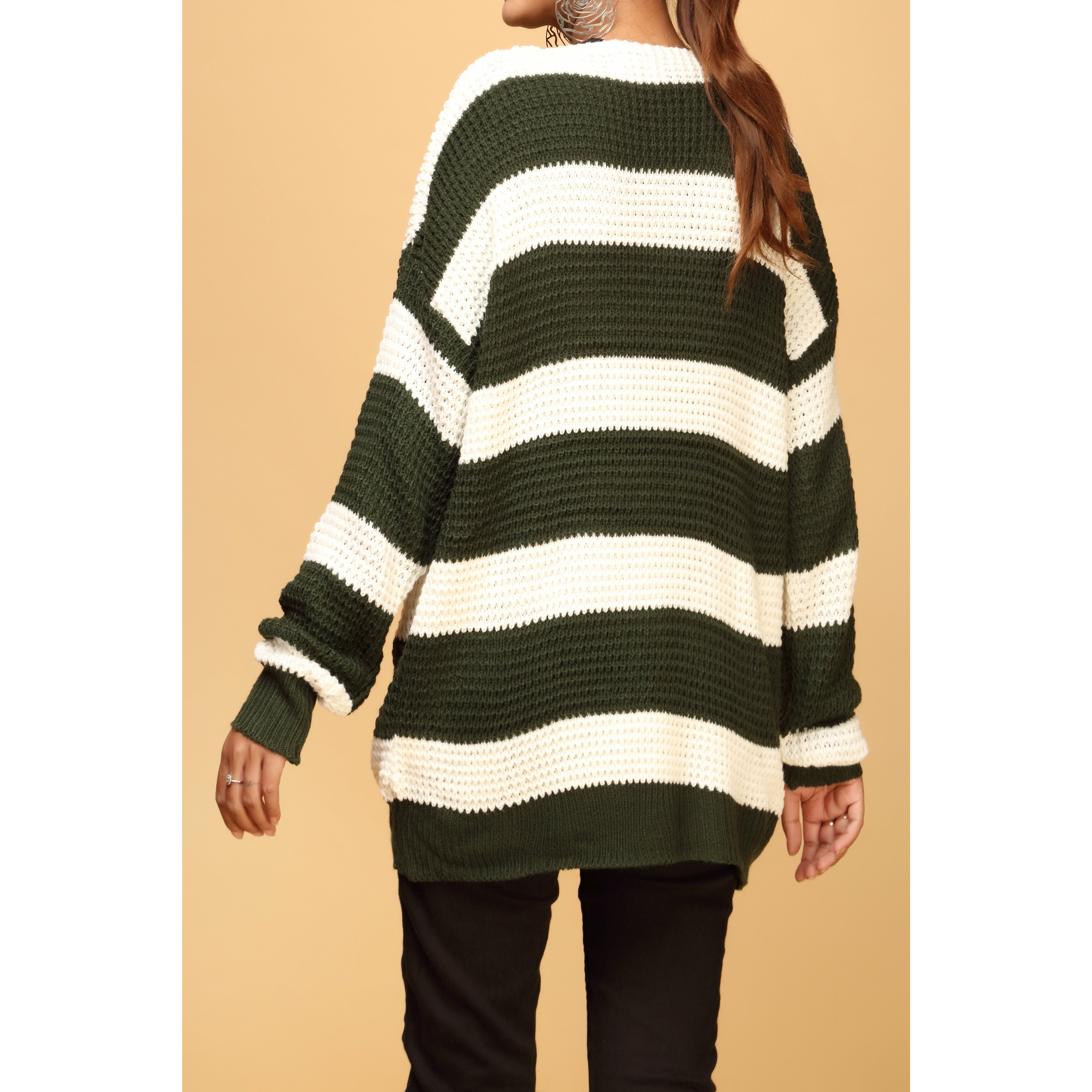 Green Color V-Neck Pullover Sweater PW1910